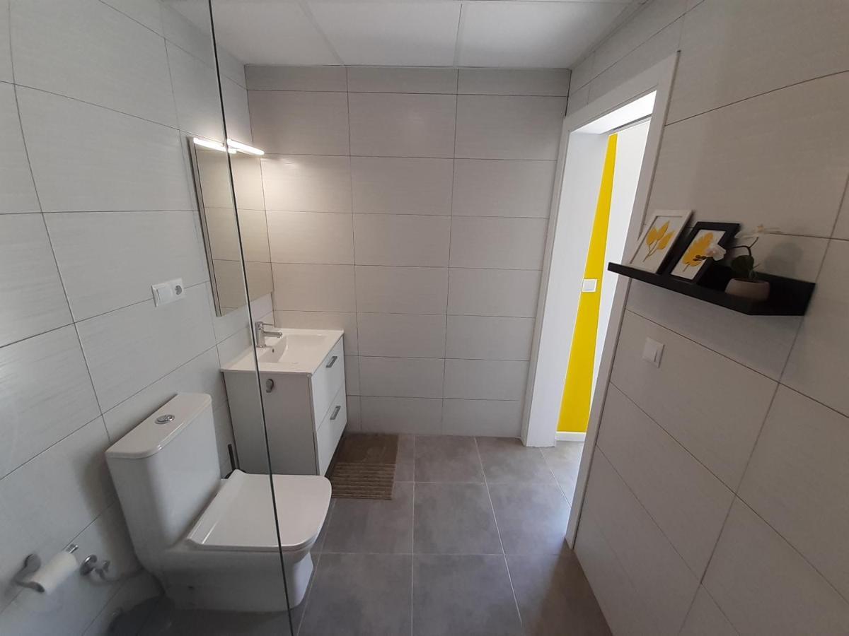 The Yellow Corner Apartment อาลิกันเต ภายนอก รูปภาพ
