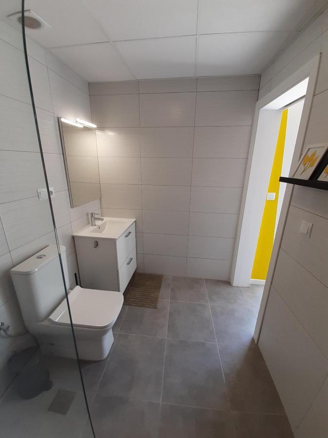 The Yellow Corner Apartment อาลิกันเต ภายนอก รูปภาพ