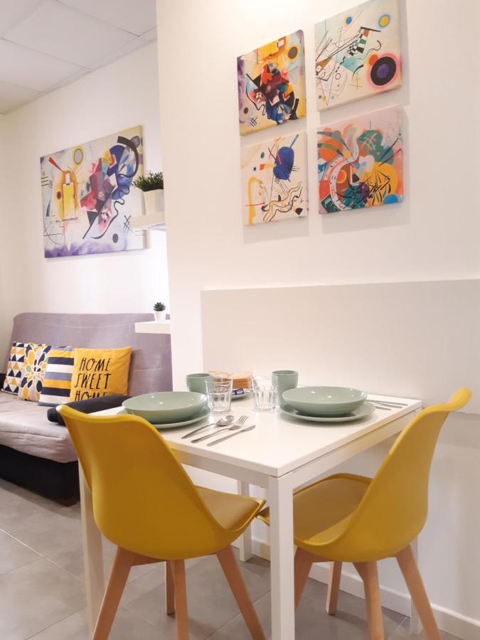 The Yellow Corner Apartment อาลิกันเต ภายนอก รูปภาพ